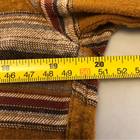 🔥 SALE Goodfellow Women’s SM Flannel Button down - Picture 2 of 10